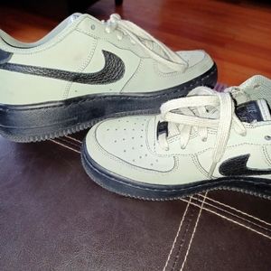 Nike AF1 Khaki green, Clean! Unique!